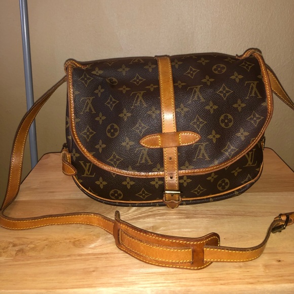 Louis Vuitton Handbags - Vintage Louis Vuitton crossbody purse